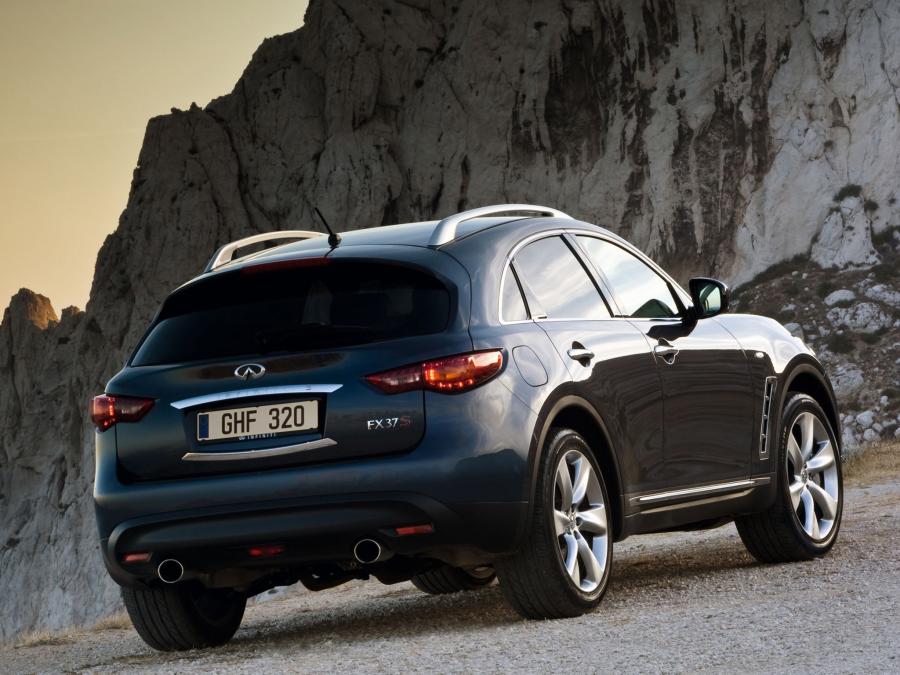 Infiniti FX37 S 2008 года  (EU) (фото 5 из 16)